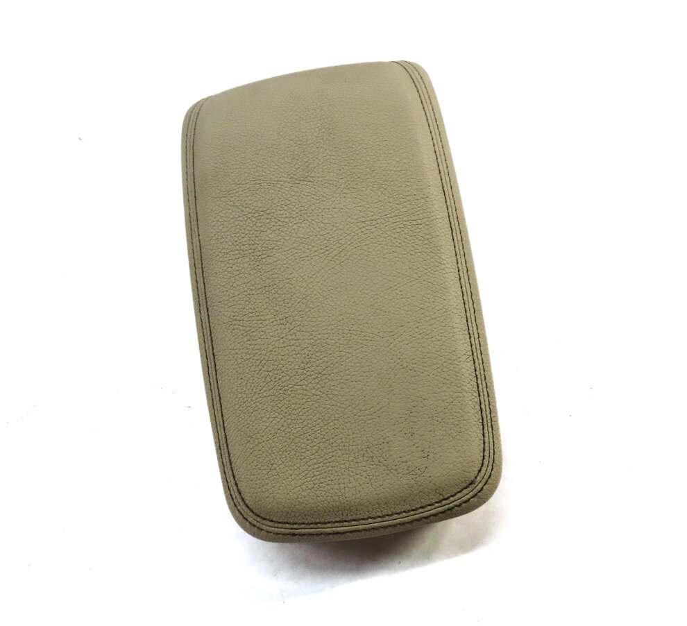 14-19 MERCEDES CLA250 (C117 W117) FRONT CENTER CONSOLE ARMREST LID (BEIGE 155A)