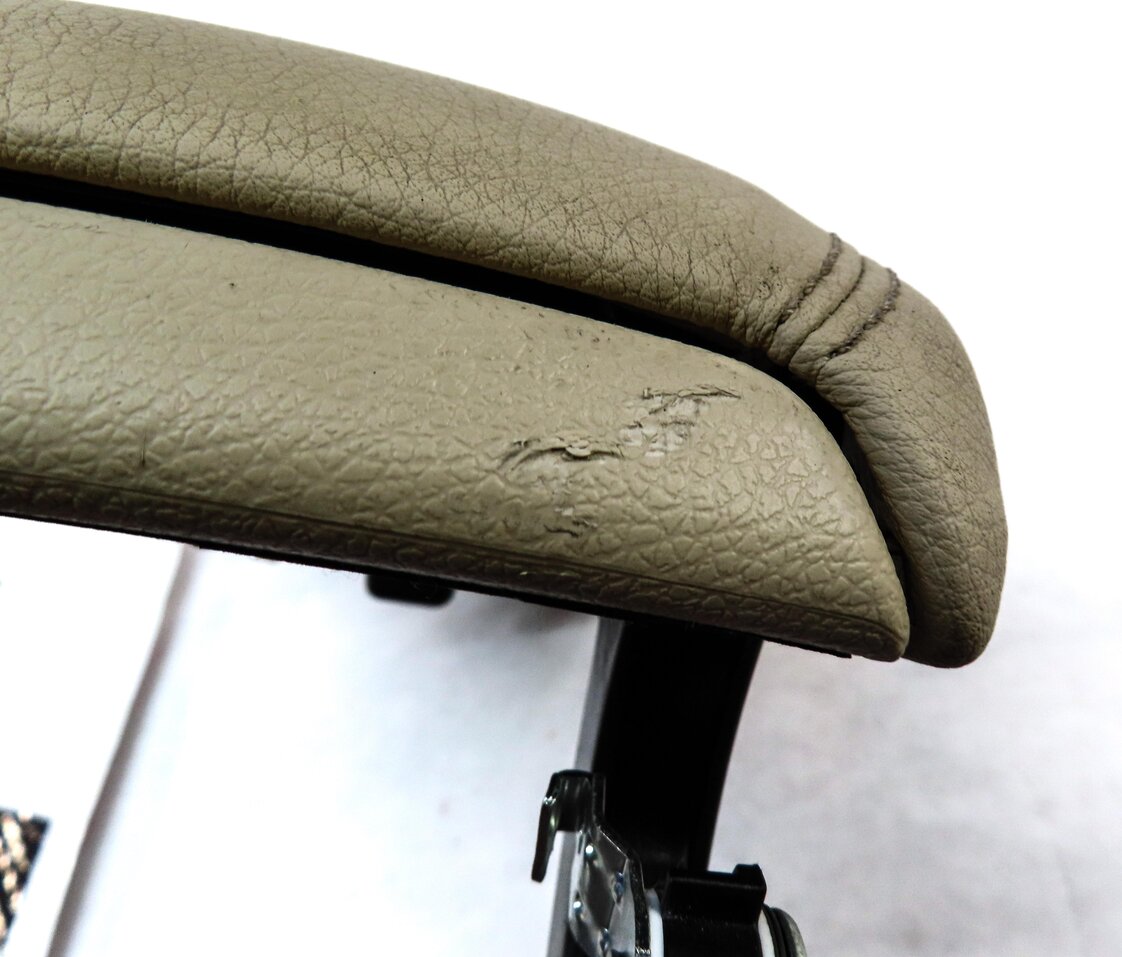 Thumbnail 6: 14-19 MERCEDES CLA250 (C117 W117) FRONT CENTER CONSOLE ARMREST LID (BEIGE 155A)