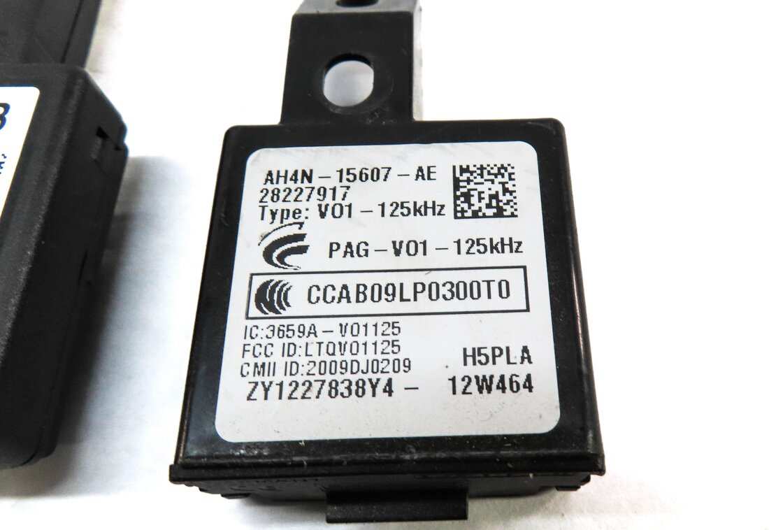 Thumbnail 12: 2013 LAND ROVER LR4 5.0L NON SC SPEEDOMETER FUSE BOX BODY ENGINE MODULE KEY SET