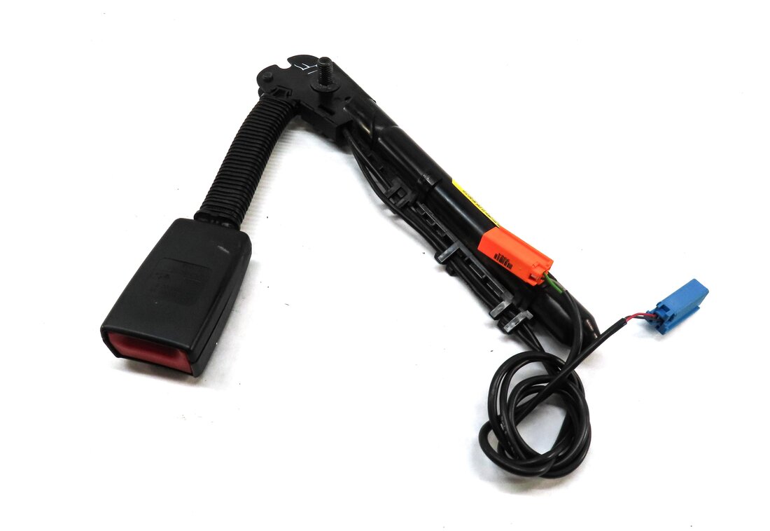 Thumbnail 3: 2008-2016 LR3 LR4 / RANGE ROVER SPORT (L320) LEFT FRONT DRIVER SEATBELT RECEIVER