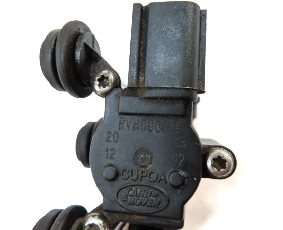 Thumbnail 4: 2013 LAND ROVER LR4 AIR SUSPENSION TRANSFER RELIEF VALVE RVH000046