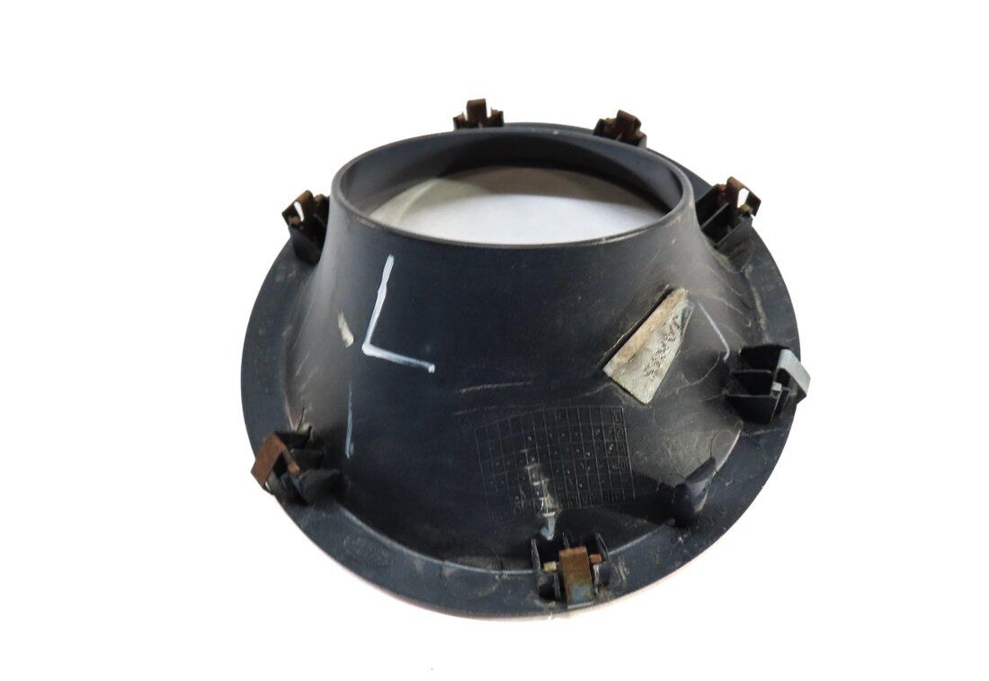 Thumbnail 4: 2013 LAND ROVER LR4 FRONT LEFT DRIVER FOG LIGHT TRIM (BALTIC BLUE 912)