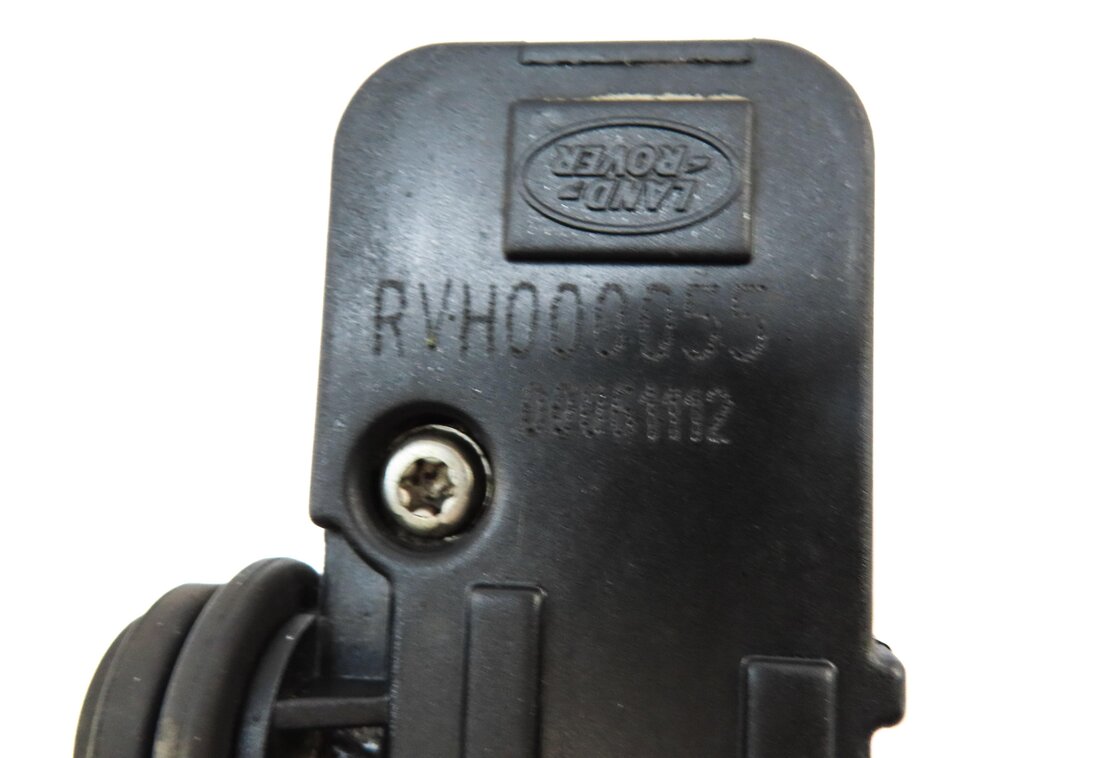 Thumbnail 4: 2013 LAND ROVER LR4 AIR SUSPENSION TRANSFER RELIEF VALVE RVH000055