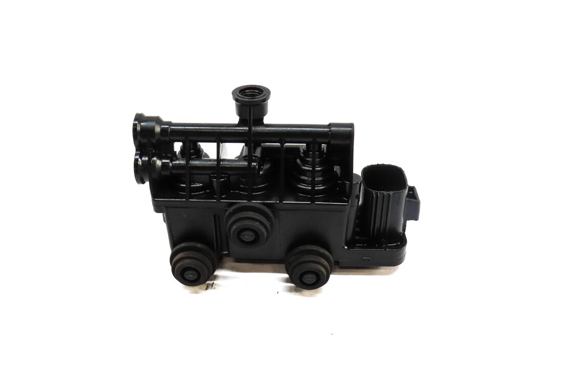 Thumbnail 2: 2013 LAND ROVER LR4 AIR SUSPENSION TRANSFER RELIEF VALVE RVH000095