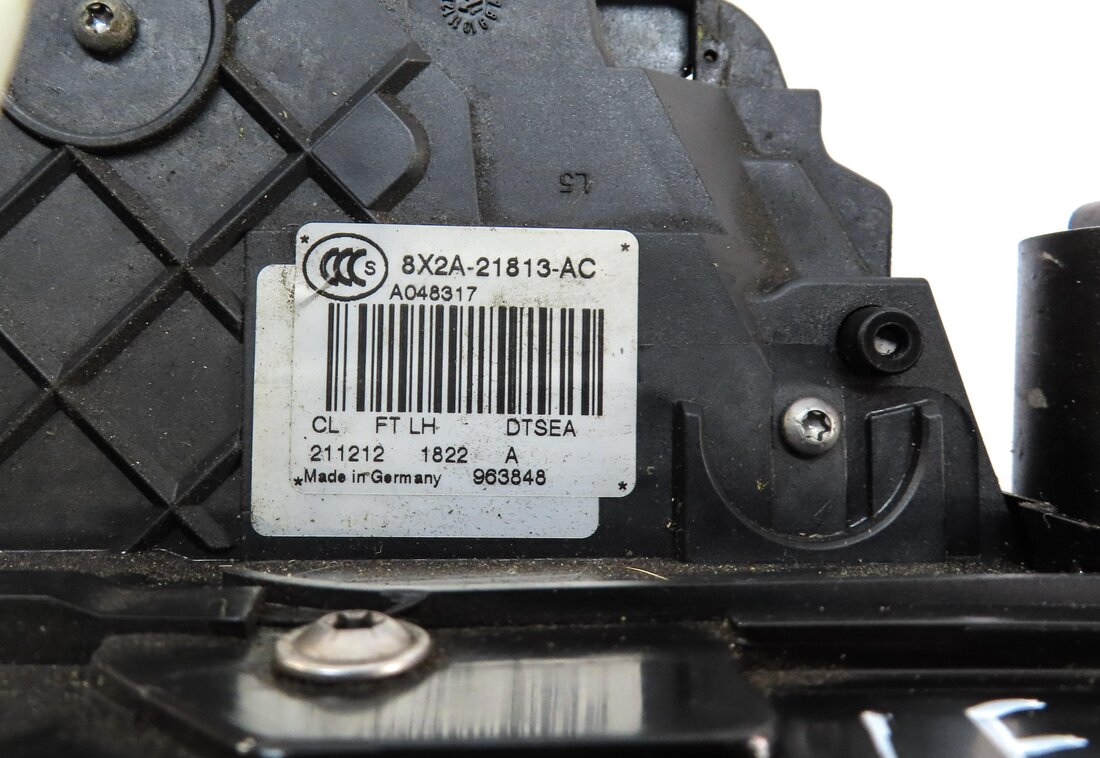 Thumbnail 5: 2010-2019 EVOQUE LR4 / RANGE ROVER SPORT (L320) LEFT FRONT PASSIVE DOOR LATCH