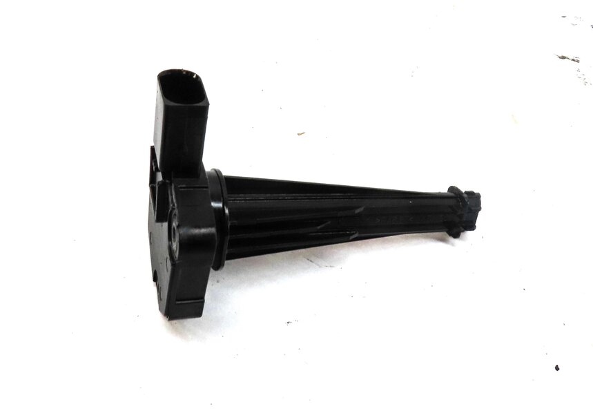 Thumbnail 2: 2013 LAND ROVER LR4 5.0L NON SC ENGINE OIL LEVEL SENSOR 8W936C624BG