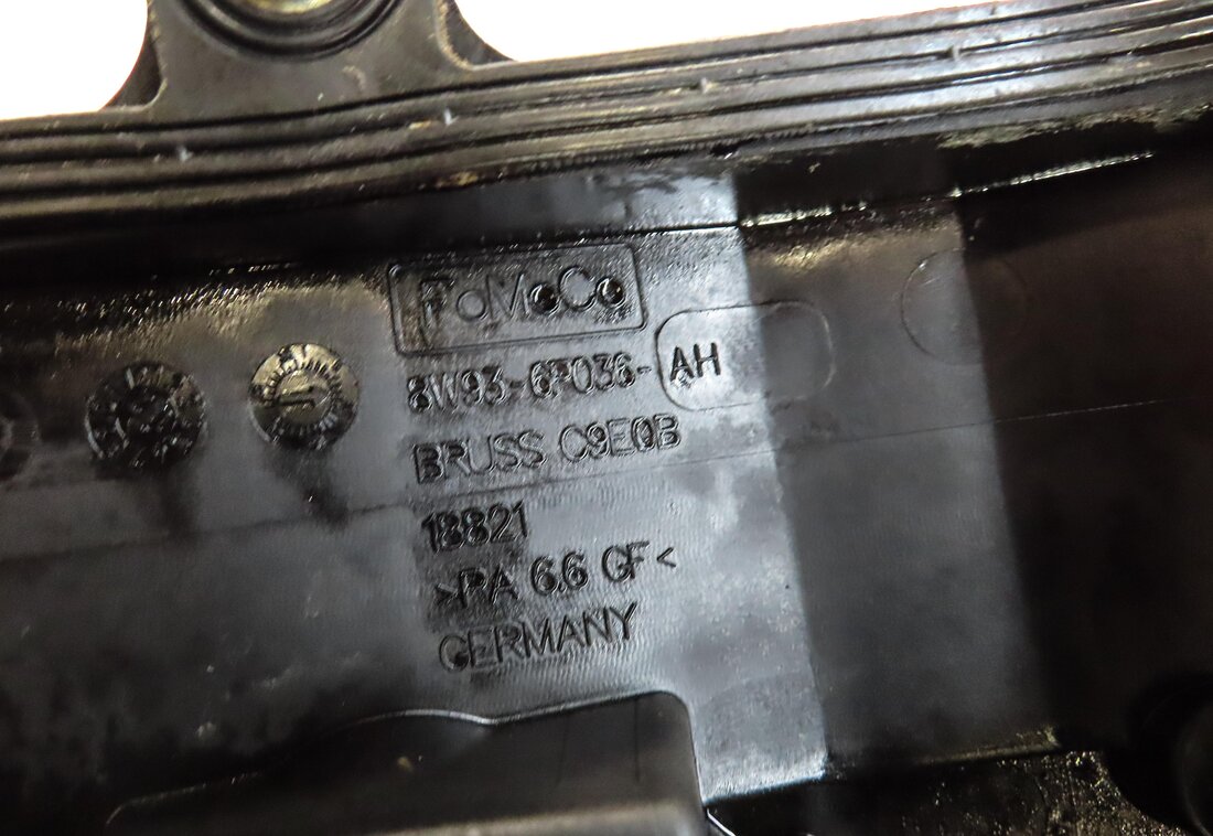 Thumbnail 5: 10-18 RANGE ROVER SPORT (L320 L322 L494 L405) 5.0L V8 - RIGHT ENGINE VALVE COVER
