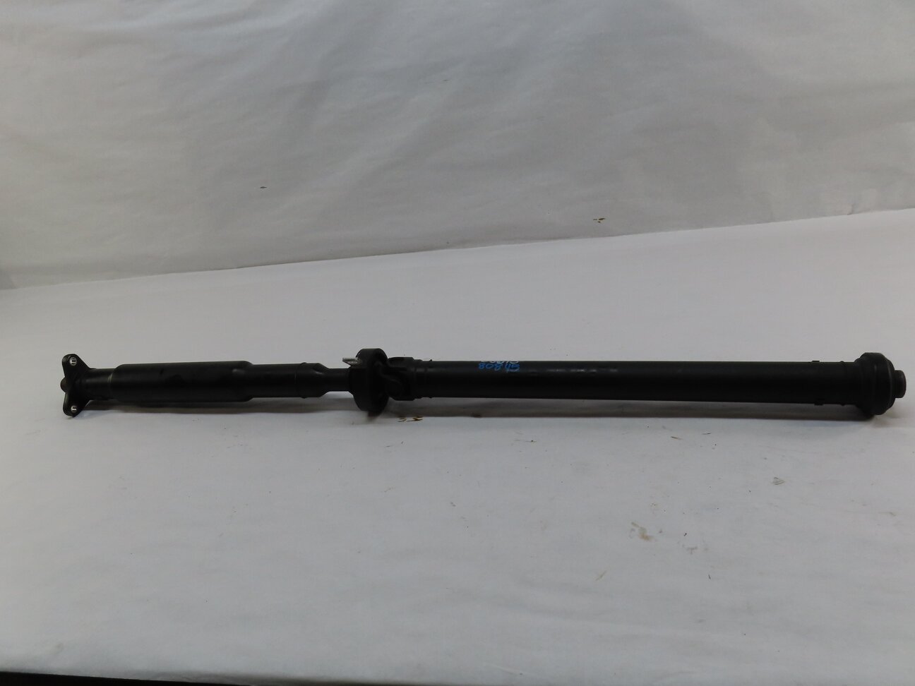 Thumbnail 2: 08-13 BMW 335i (E90 E92 E93) REAR DRIVESHAFT DRIVELINE DRIVE LINE SHAFT (1472mm)