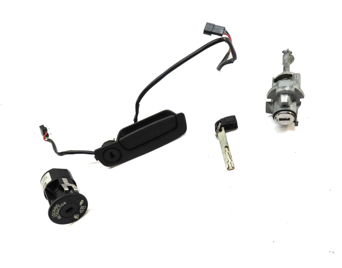 Thumbnail 3: 2011 BMW 335i (E93) CONVERTIBLE DOOR HANDLE GLOVE BOX SEAT LOCK CYLINDER KEY SET