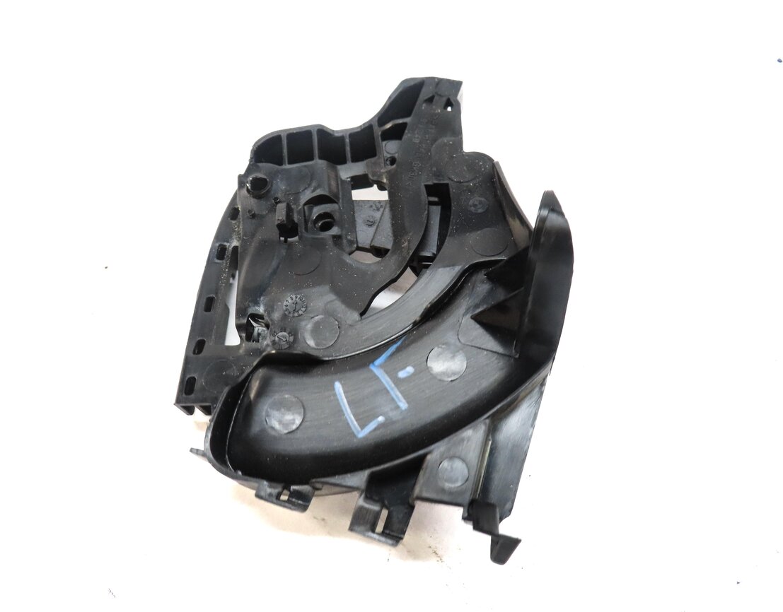 Thumbnail 3: 2011 BMW 335i (E93) CONVERTIBLE LEFT SIDE BACK SEAT BACKREST RELEASE HANDLE