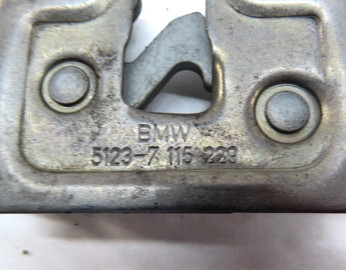 Thumbnail 5: 2011 BMW 335i (E90) FRONT LEFT & RIGHT LOWER HOOD LOCK LATCH SET-2