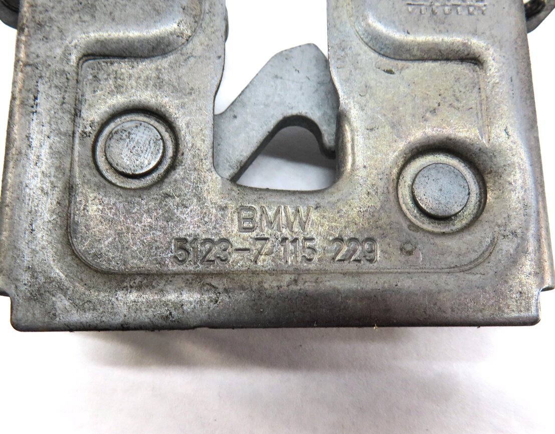 Thumbnail 6: 2011 BMW 335i (E90) FRONT LEFT & RIGHT LOWER HOOD LOCK LATCH SET-2