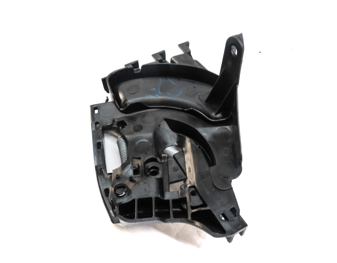 Thumbnail 3: 2011 BMW 335i (E93) CONVERTIBLE RIGHT SIDE BACK SEAT BACKREST RELEASE HANDLE