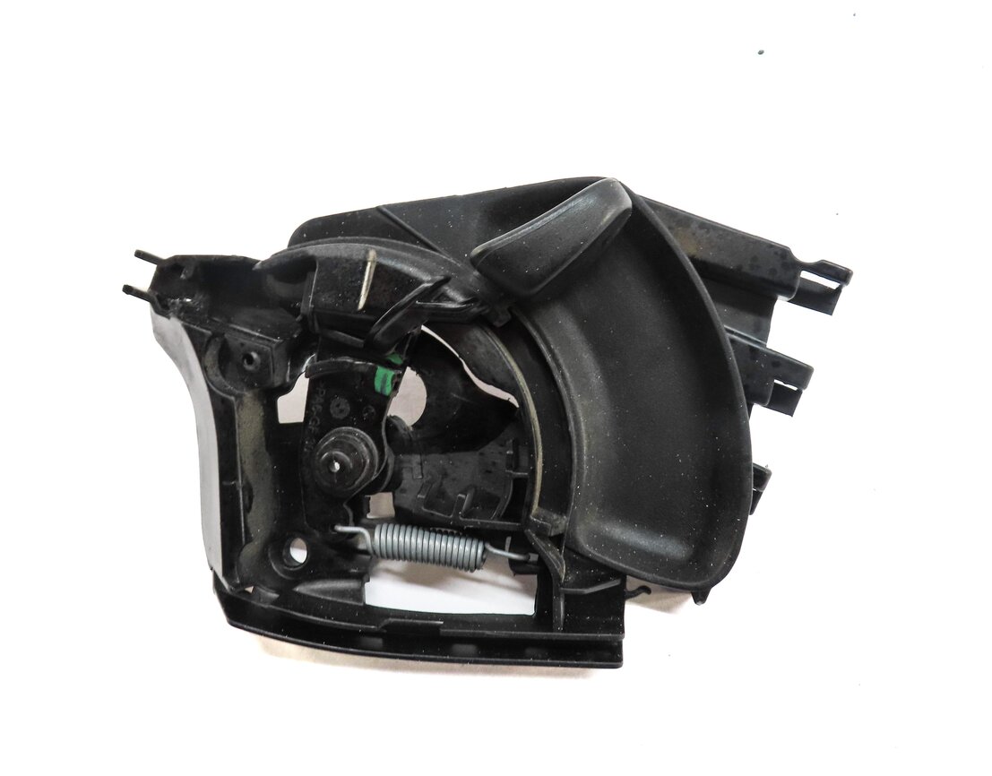 Thumbnail 4: 2011 BMW 335i (E93) CONVERTIBLE RIGHT SIDE BACK SEAT BACKREST RELEASE HANDLE