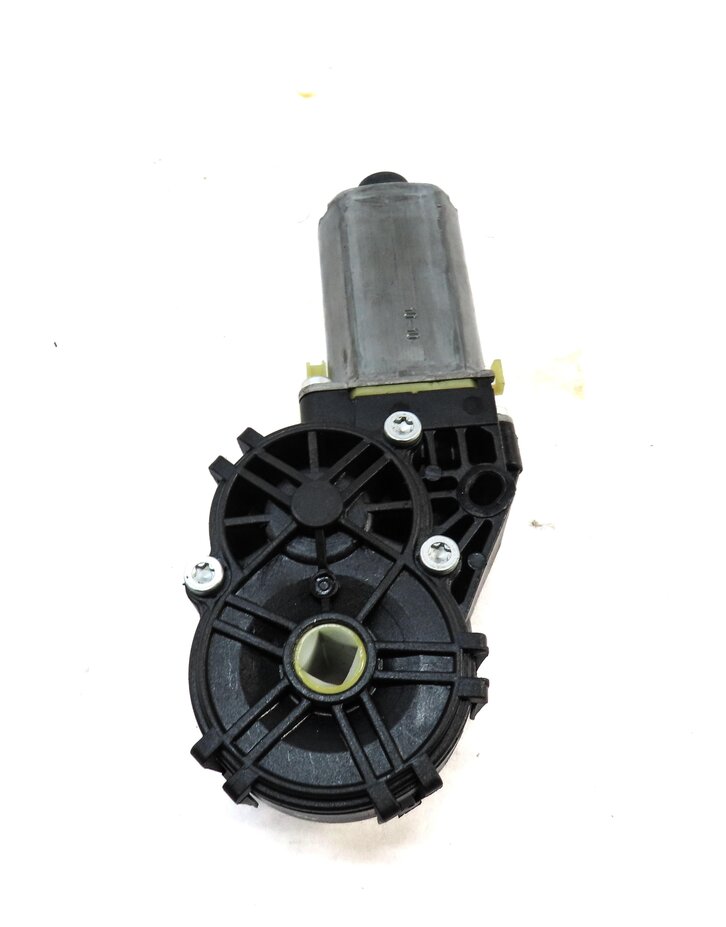Thumbnail 5: 2007-2013 BMW 328i 335i M3 ///M (E93) CONVERTIBLE TOP LATCH MOTOR
