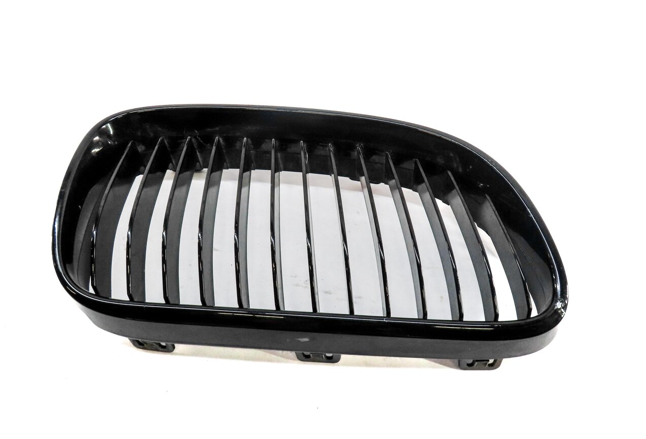 Thumbnail 2: 2011-2013 BMW 328i 335i (E93) CONVERTIBLE RIGHT PASSENGER HOOD VENT GRILLE TRIM