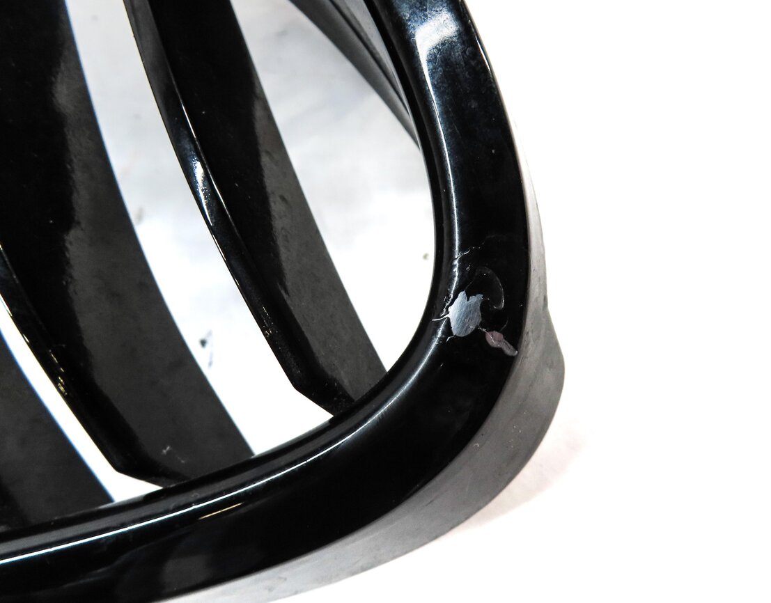 Thumbnail 8: 2011-2013 BMW 328i 335i (E93) CONVERTIBLE RIGHT PASSENGER HOOD VENT GRILLE TRIM