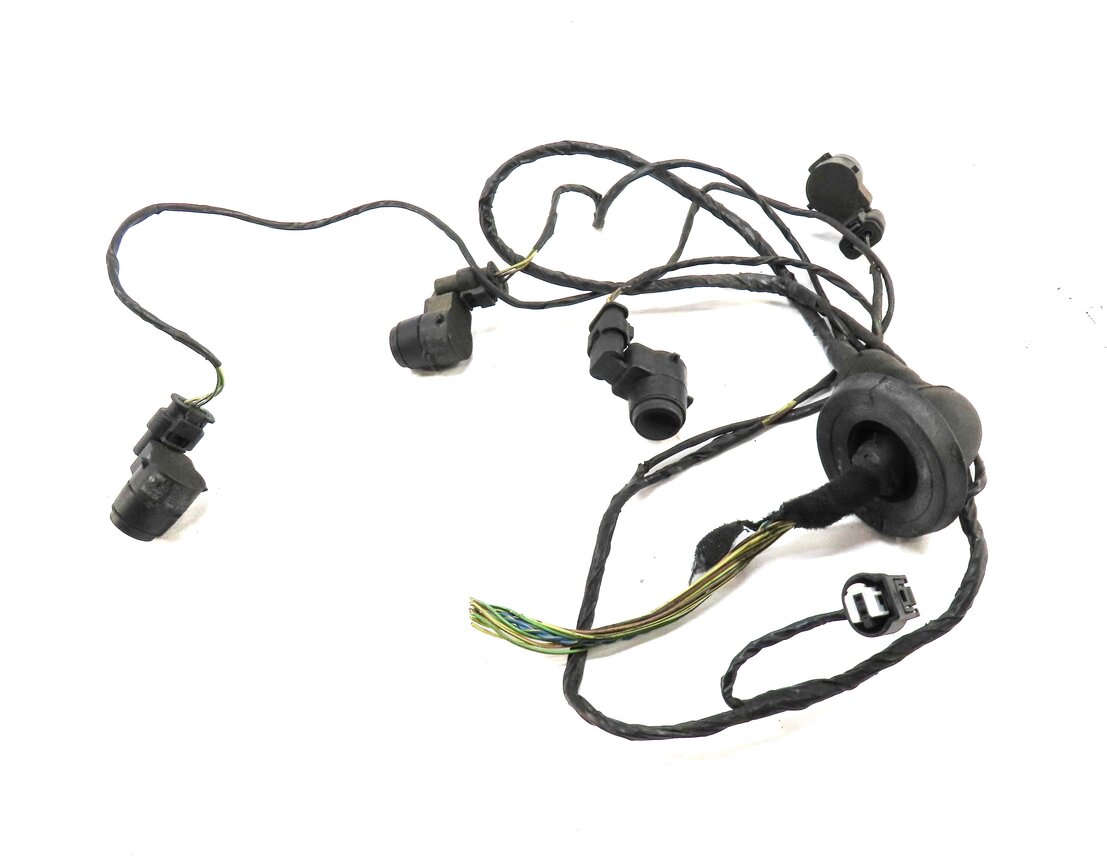 Thumbnail 2: 2011 BMW 335i (E90) REAR PDC PARK DISTANCE SENSOR SET w/ HARNESS (BLACK 475)