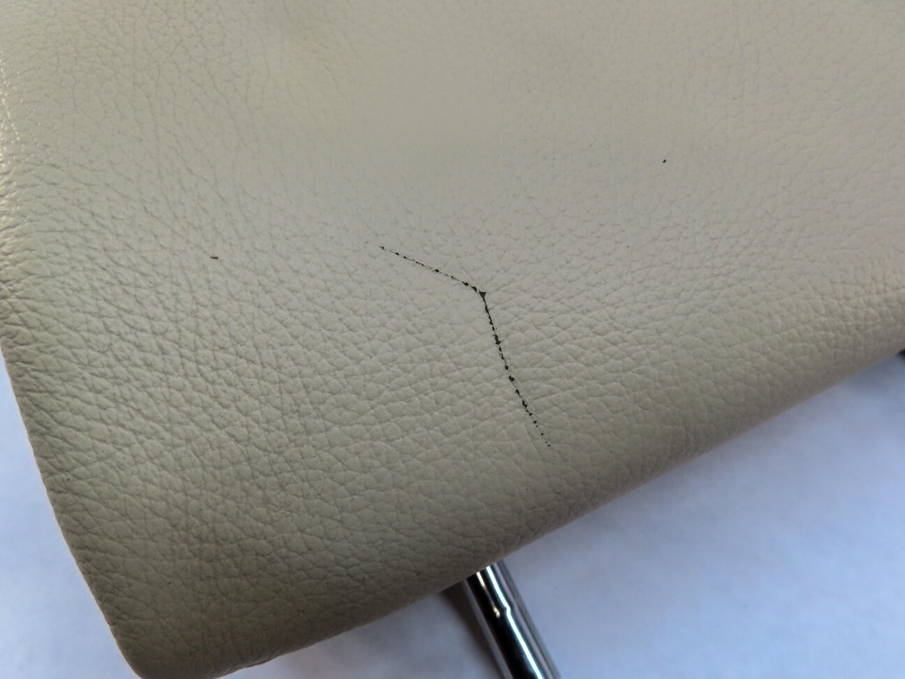 Thumbnail 6: 07-13 BMW 3 SERIES (E93) CONVERTIBLE REAR LEFT & RIGHT SEAT HEADREST SET (BEIGE)