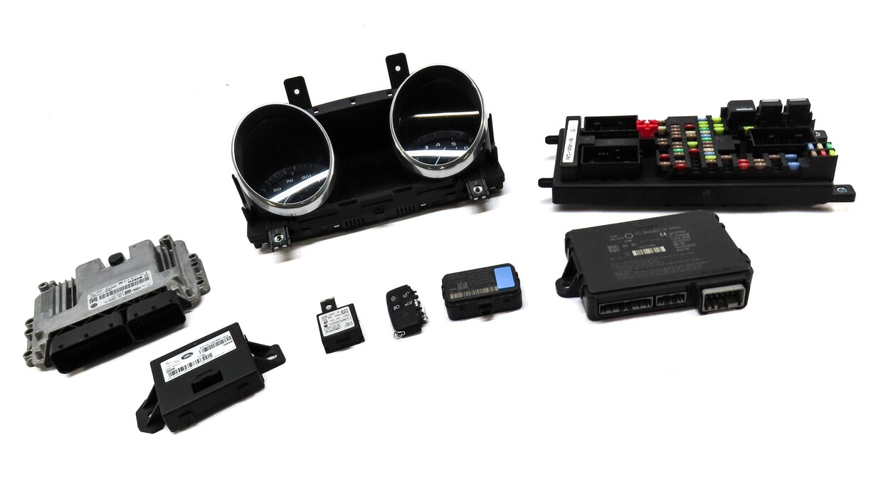 Thumbnail 4: 2015 DISCOVERY SPORT (L550) 2.0L TURBO ENGINE ECM BCM IMMOBILIZER MODULE KEY SET