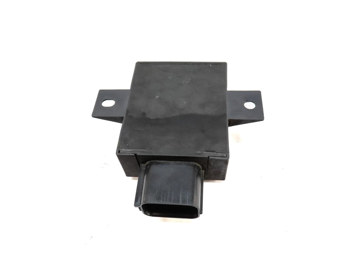 Thumbnail 3: 15-19 JAGUAR E-PACE F-PACE XE XF / LAND ROVER DISCOVERY SPORT - FUEL PUMP MODULE