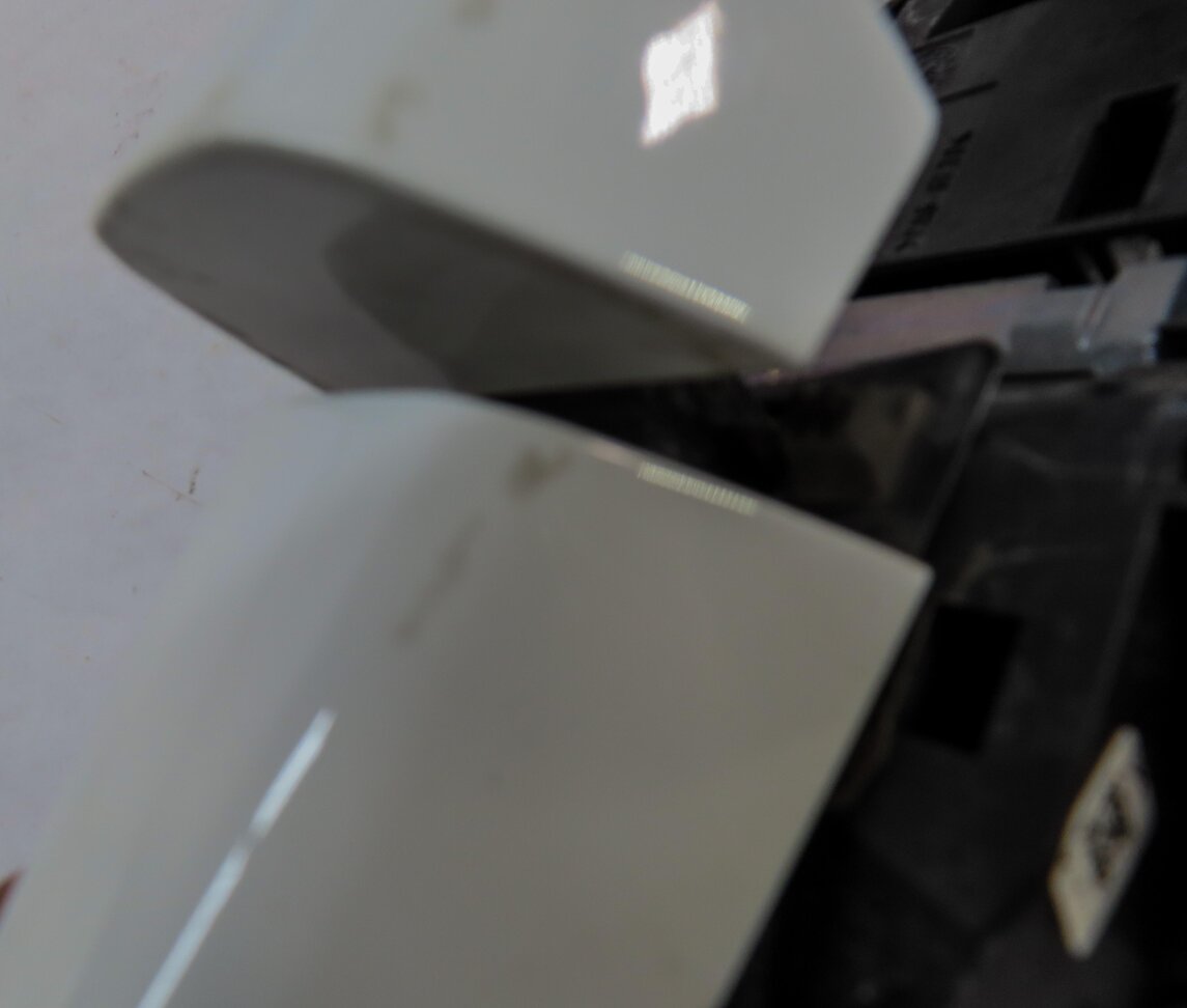 Thumbnail 5: 15-19 LAND ROVER DISCOVERY SPORT (L550) RIGHT FRONT PASSIVE DOOR HANDLE (WHITE)