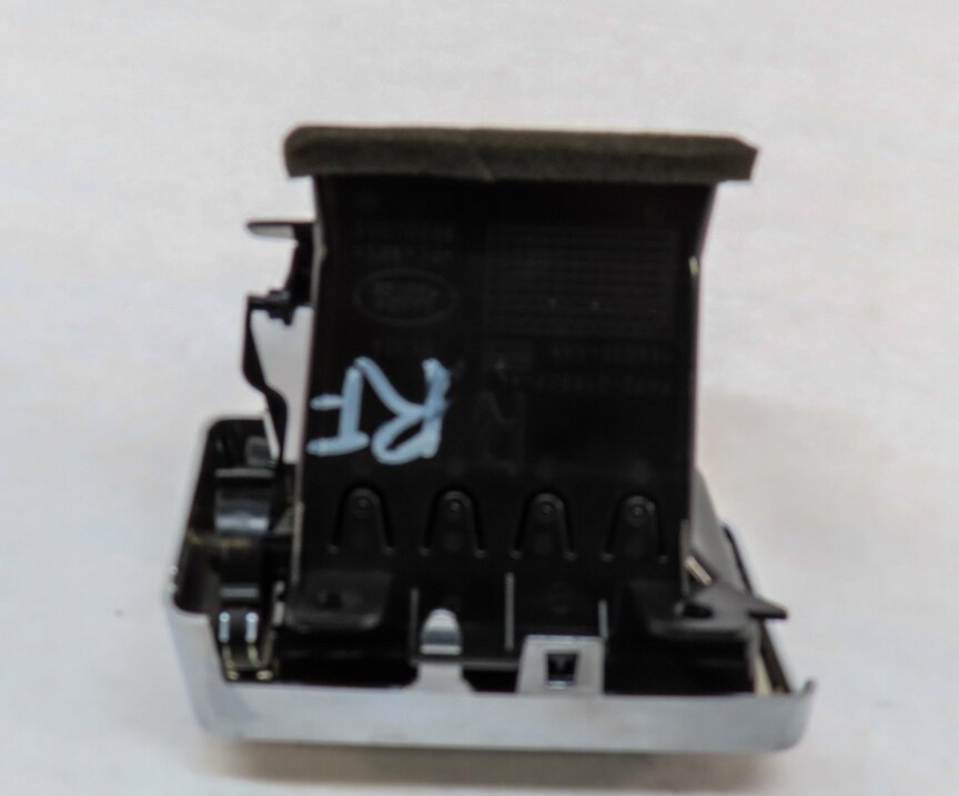 Thumbnail 4: 2015 LAND ROVER DISCOVERY SPORT (L550) FRONT RIGHT DASH HVAC A/C HEATER AIR VENT