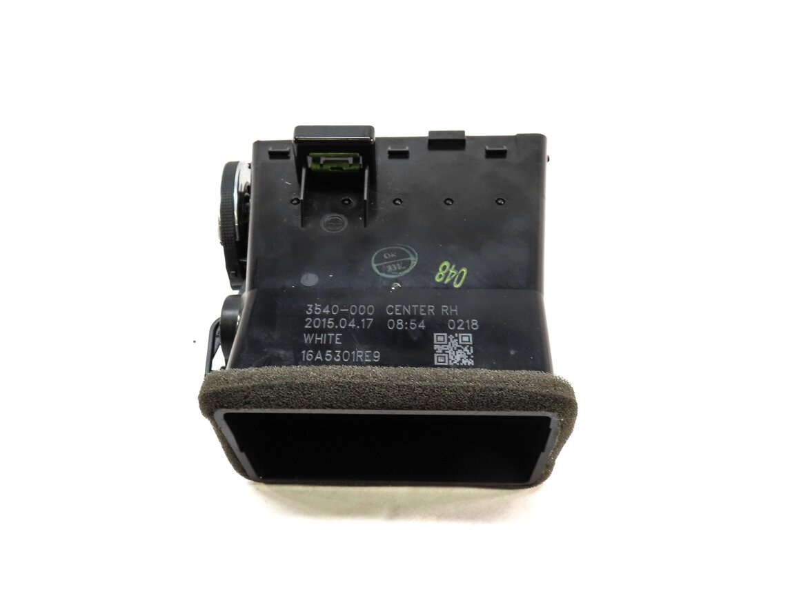 Thumbnail 3: 2015 LAND ROVER DISCOVERY SPORT L550 FRONT CENTER DASH RIGHT AC HEATER AIR VENT