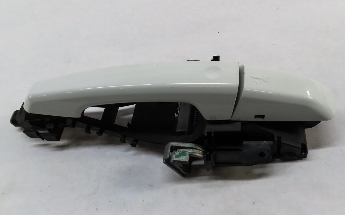 Thumbnail 2: 15-19 LAND ROVER DISCOVERY SPORT (L550) LEFT FRONT PASSIVE DOOR HANDLE (WHITE)
