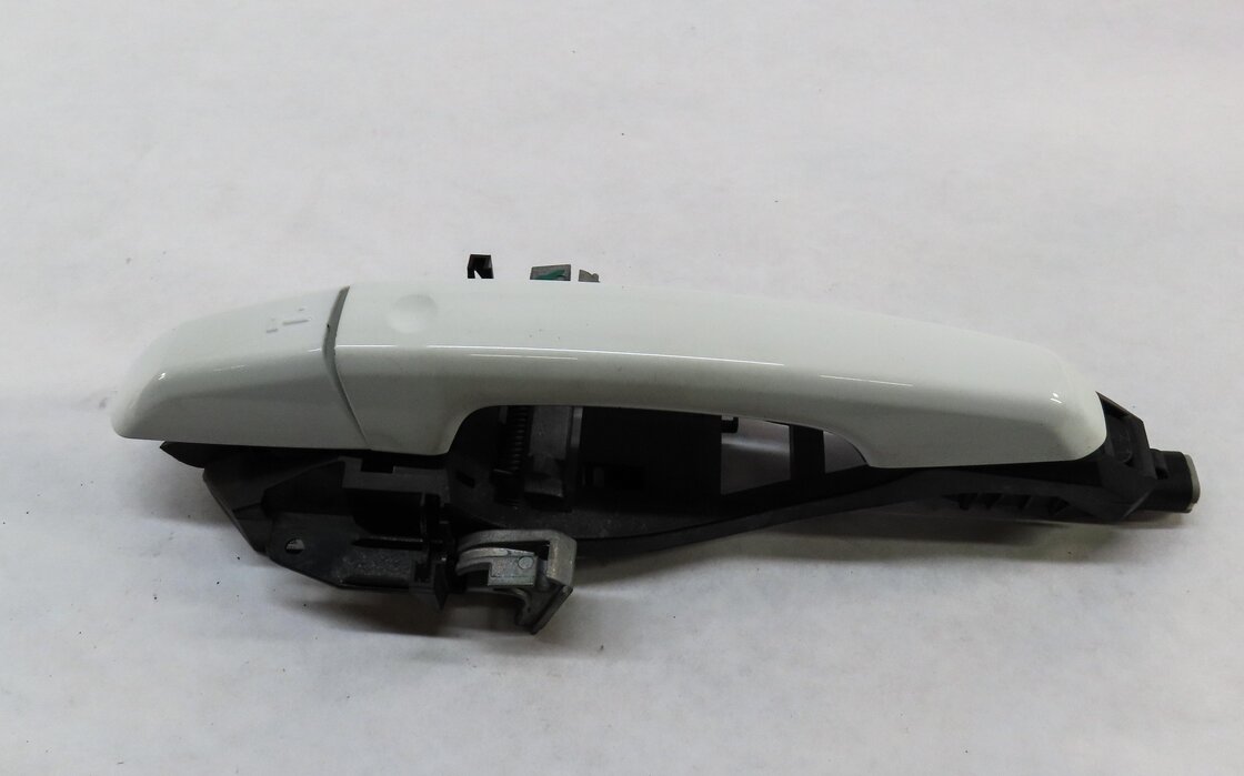 Thumbnail 3: 15-19 LAND ROVER DISCOVERY SPORT (L550) LEFT FRONT PASSIVE DOOR HANDLE (WHITE)