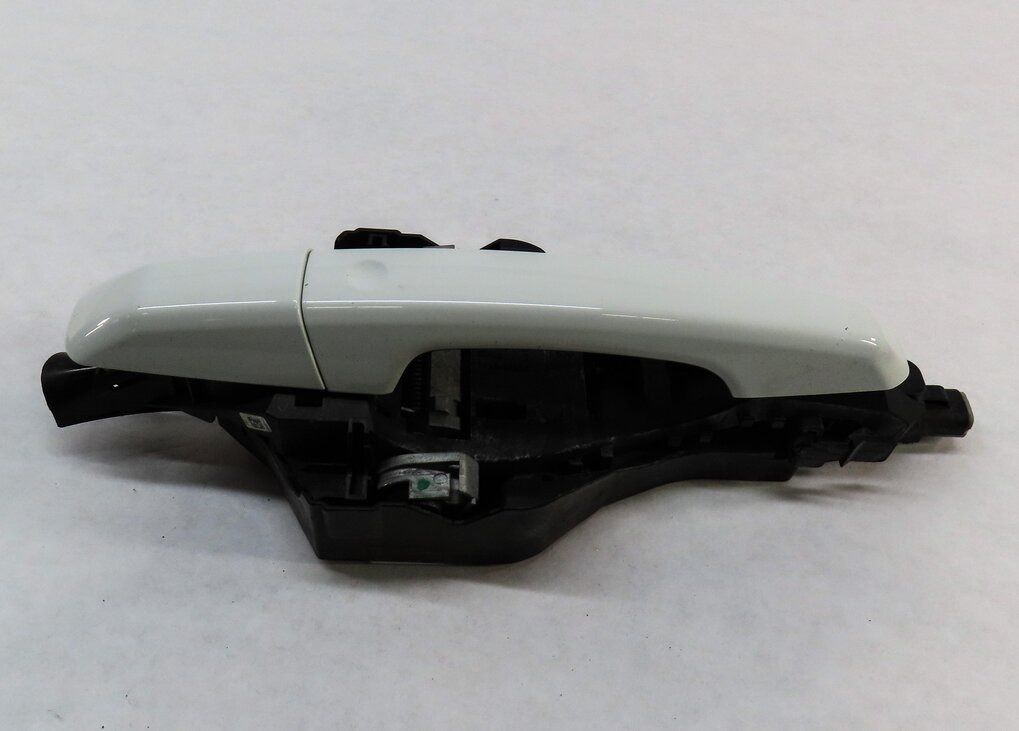 Thumbnail 2: 15-19 LAND ROVER DISCOVERY SPORT (L550) LEFT REAR PASSIVE DOOR HANDLE (WHITE)