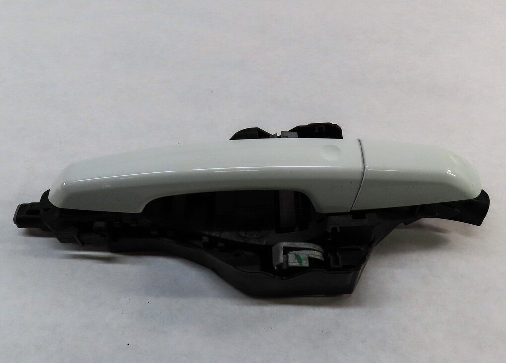 Thumbnail 3: 15-19 LAND ROVER DISCOVERY SPORT (L550) RIGHT REAR PASSIVE DOOR HANDLE (WHITE)