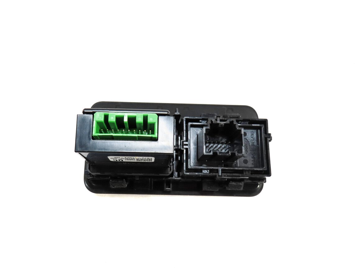 Thumbnail 3: 2015 LAND ROVER DISCOVERY SPORT (L550) REAR TRUNK HATCH OPEN CLOSE ASSIST BUTTON