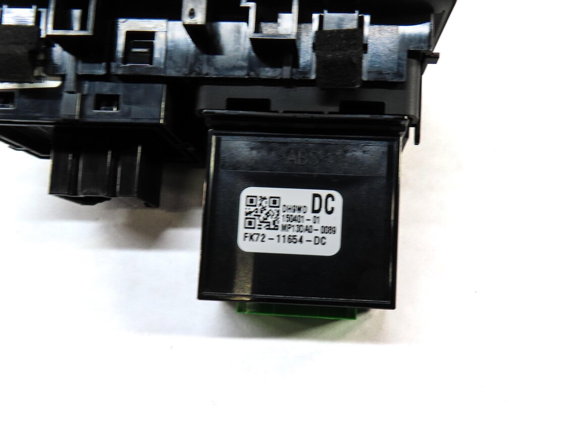 Thumbnail 5: 2015 LAND ROVER DISCOVERY SPORT (L550) REAR TRUNK HATCH OPEN CLOSE ASSIST BUTTON