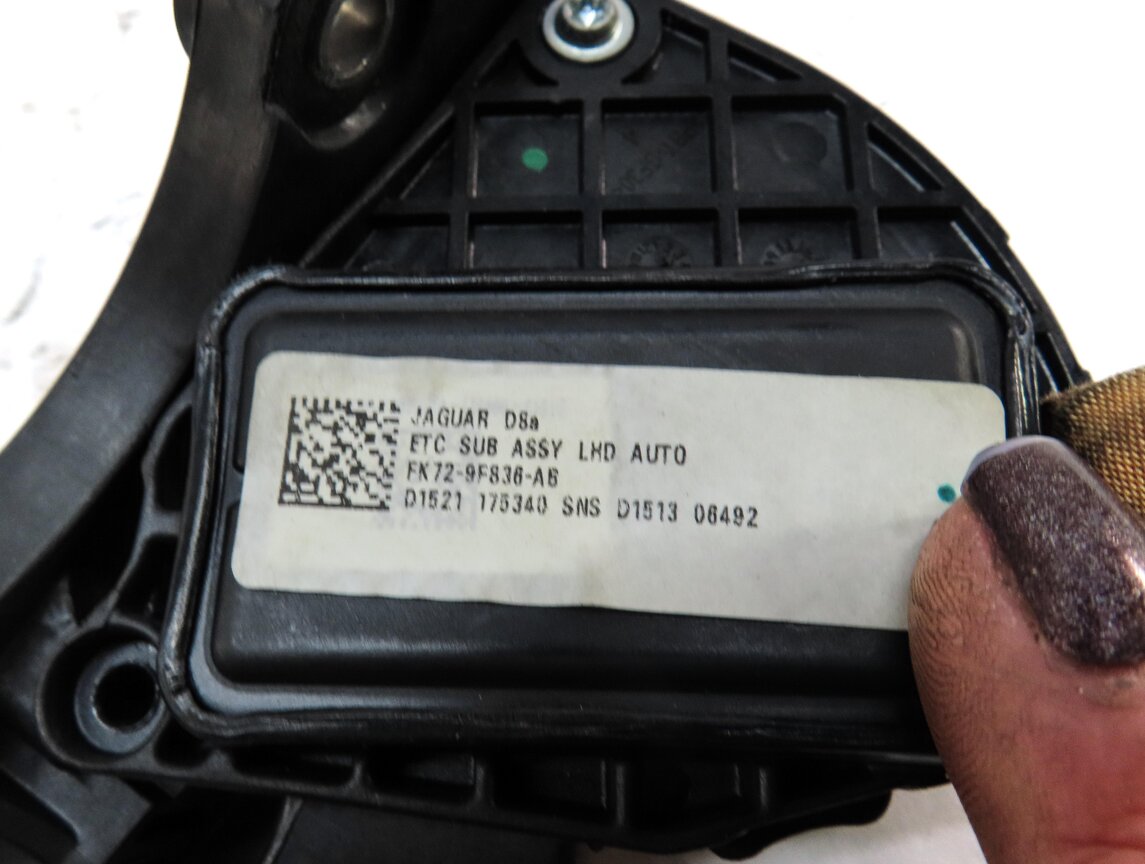 Thumbnail 6: 2015 LAND ROVER DISCOVERY SPORT (L550) FRONT LEFT ACCELERATOR GAS PEDAL