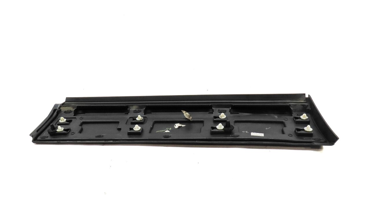 Thumbnail 5: 2015 LAND ROVER DISCOVERY SPORT (L550) REAR LEFT LOWER DOOR TRIM MOULDING