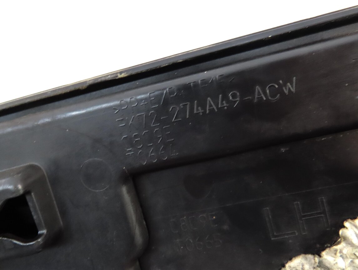 Thumbnail 6: 2015 LAND ROVER DISCOVERY SPORT (L550) REAR LEFT LOWER DOOR TRIM MOULDING