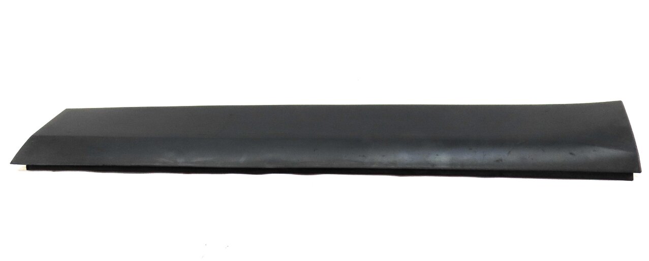 Thumbnail 2: 2015 LAND ROVER DISCOVERY SPORT (L550) FRONT RIGHT LOWER DOOR MOULDING TRIM