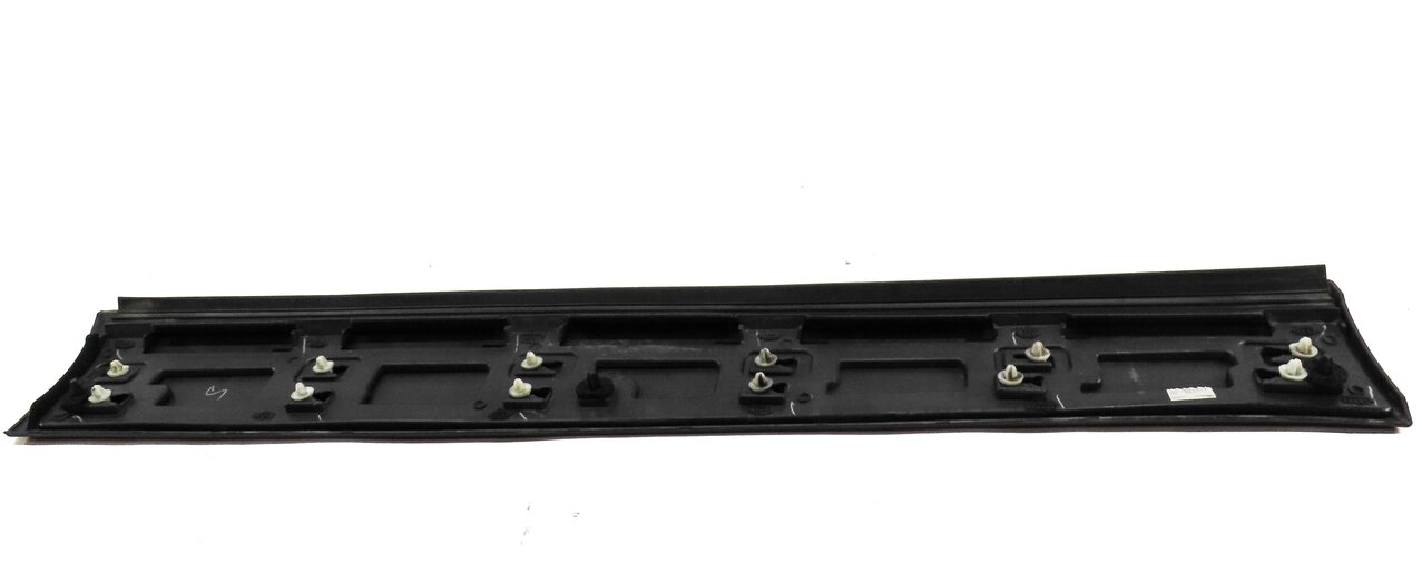 Thumbnail 5: 2015 LAND ROVER DISCOVERY SPORT (L550) FRONT RIGHT LOWER DOOR MOULDING TRIM