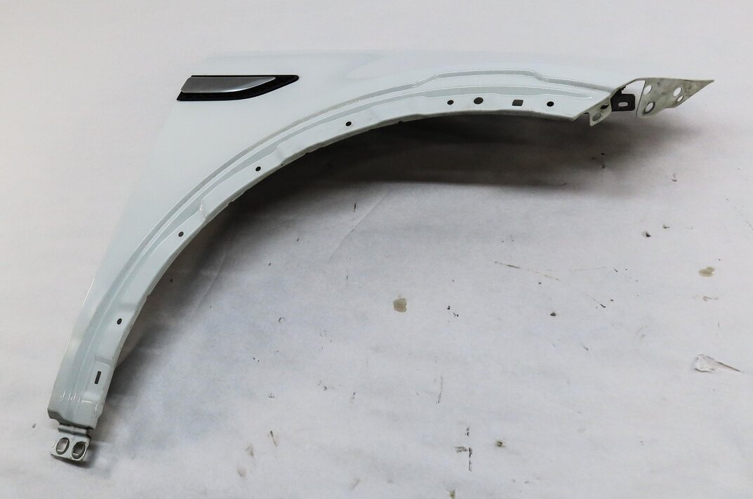 2015-2020 LAND ROVER DISCOVERY SPORT (L550) FRONT RIGHT PASSENGER FENDER (WHITE)