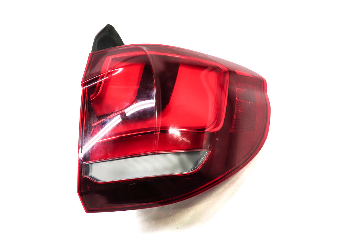 Thumbnail 1: 14-18 BMW X5 X5M F15 RIGHT PASSENGER REAR OUTER LED TAILLIGHT BRAKE LIGHT LAMP