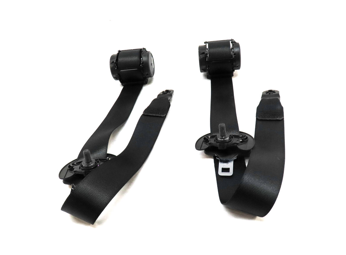 Thumbnail 2: 2016 BMW X5 (F15) REAR 2ND ROW LEFT AND RIGHT SEATBELT RETRACTOR SET 2 (Black)