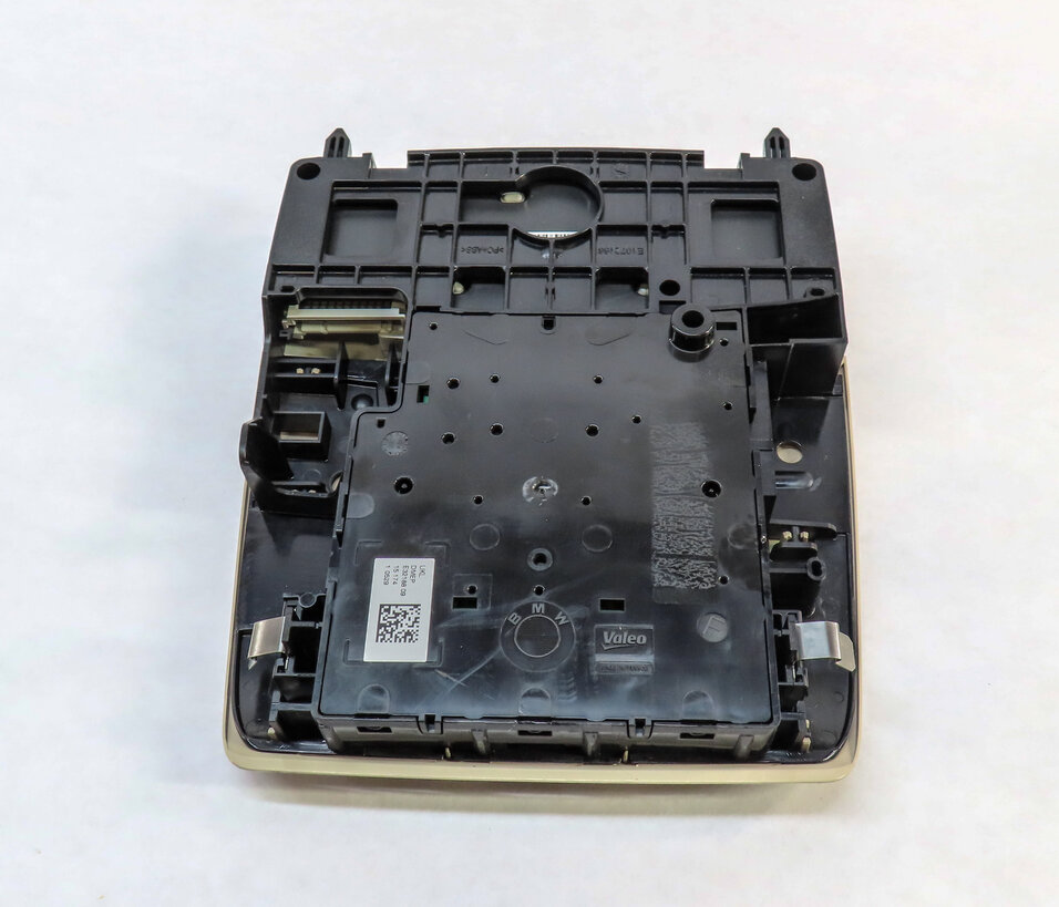 Thumbnail 4: 2016 BMW X5 (F15) FRONT ROOF CENTER PRIMARY DOME LIGHT & SUNROOF BUTTON (Beige)