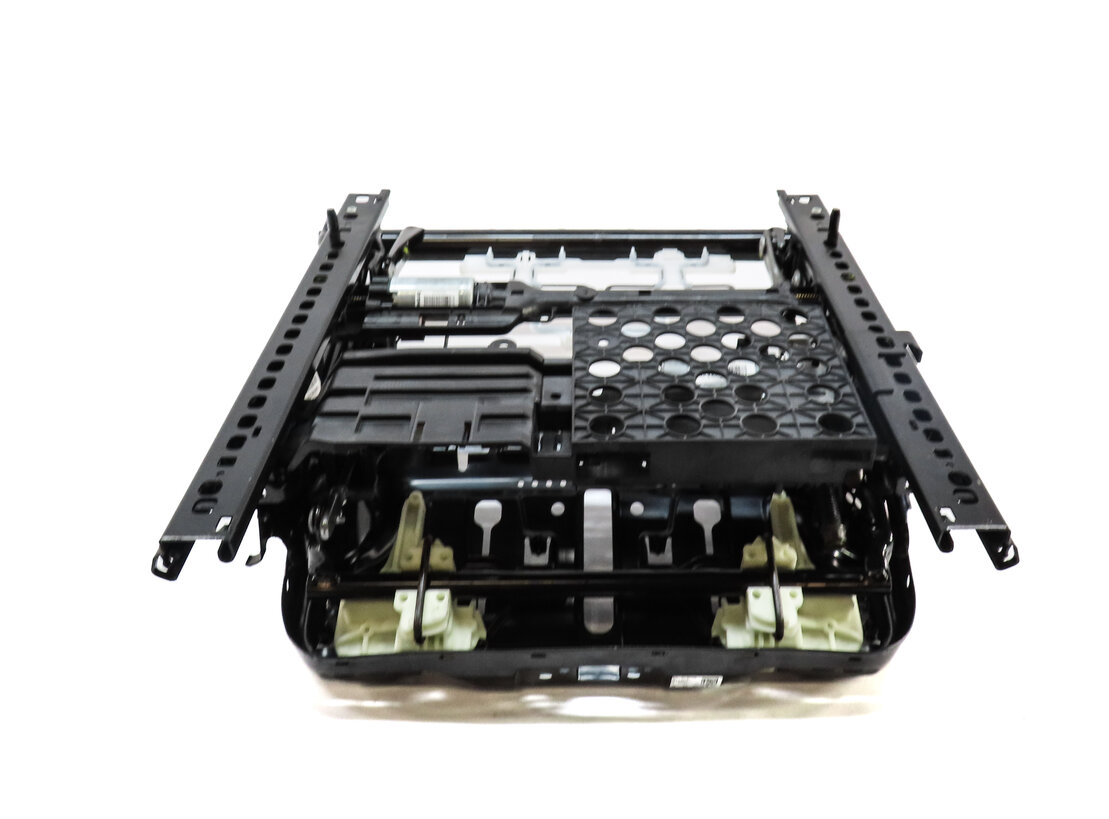 Thumbnail 4: 2016 BMW X5 (F15) FRONT LEFT DRIVER SEAT TRACK WITH ADJUST MOTORS