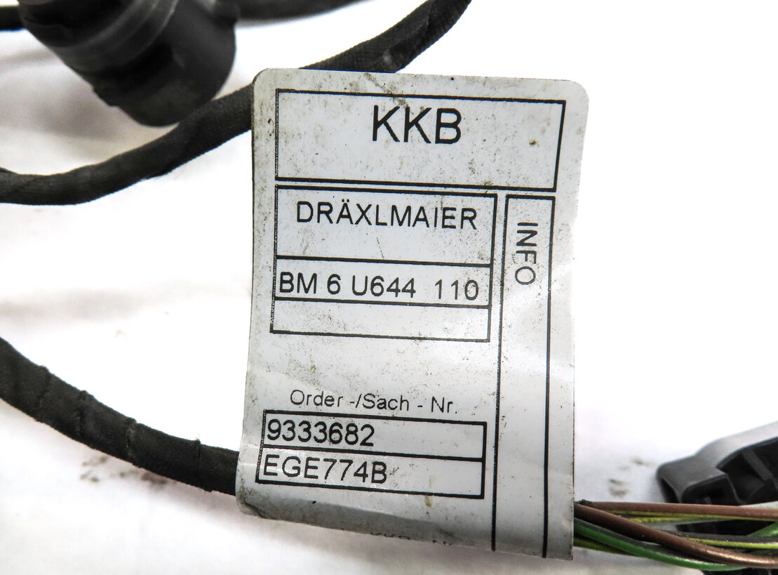 Thumbnail 3: 2016 BMW X5 (F15) REAR PARKING DISTANCE PDC SENSOR SET 4 w/ HARNESS (Black)