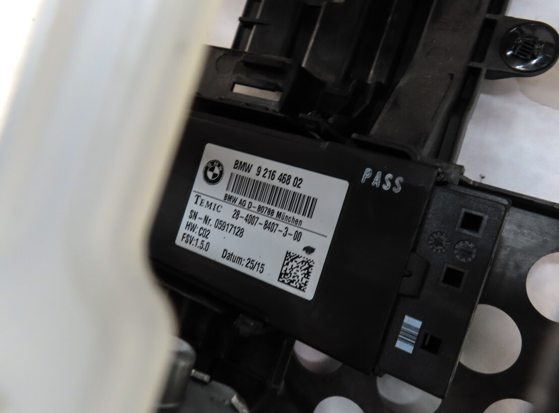 Thumbnail 8: 2016 BMW X5 (F15) FRONT RIGHT PASSENGER SEAT TRACK WITH ADJUST MOTORS