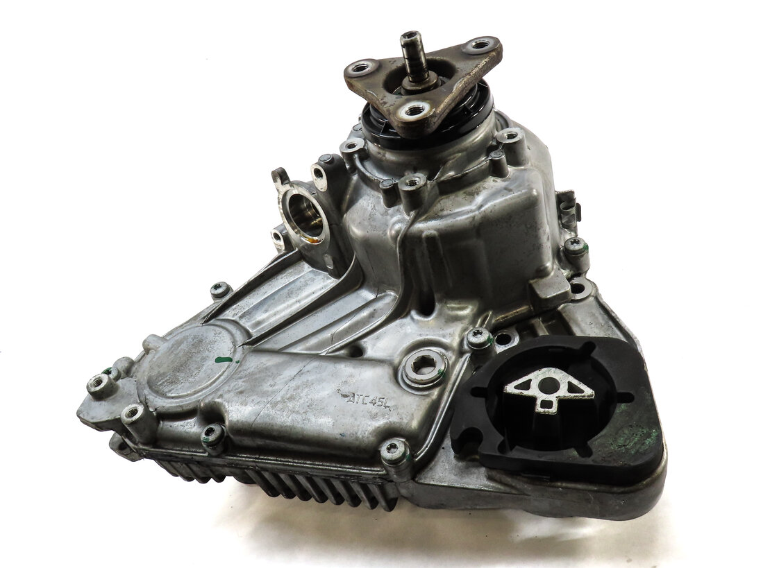 Thumbnail 2: 12-18 BMW X3 X4 X5 X6 (F15 F16 F25 F26) 2.0L / 3.0D / 3.0L FRONT TRANSFER CASE