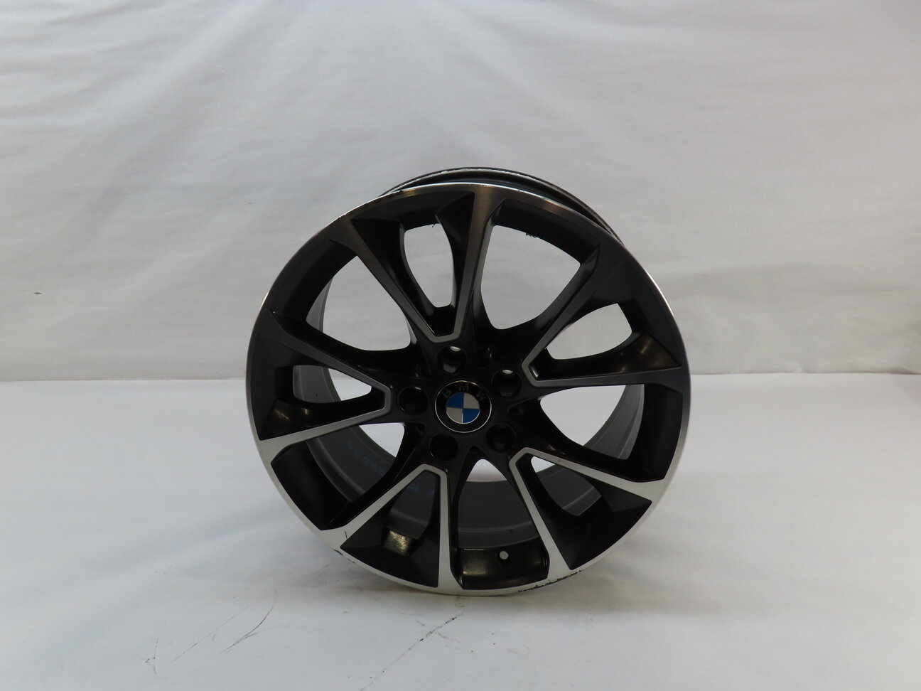 Thumbnail 2: 2014-2018 BMW X5 (F15) 19x9 INCH 5 SPOKE V-SPOKE WHEEL RIM (BLACK & SILVER)