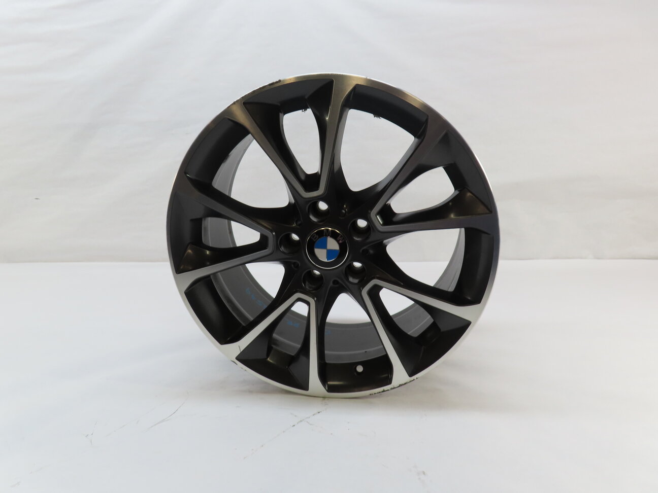 Thumbnail 3: 2014-2018 BMW X5 (F15) 19x9 INCH 5 SPOKE V-SPOKE WHEEL RIM (BLACK & SILVER)