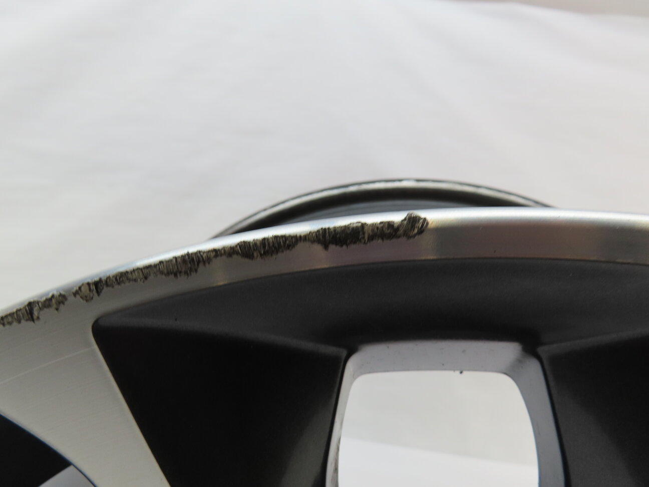 Thumbnail 6: 2014-2018 BMW X5 (F15) 19x9 INCH 5 SPOKE V-SPOKE WHEEL RIM (BLACK & SILVER)